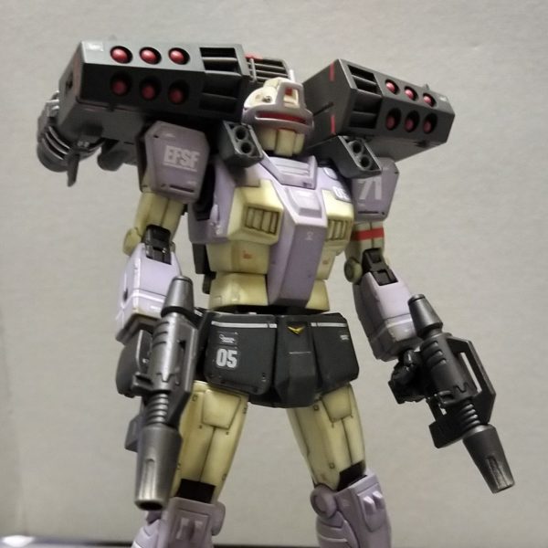 ジムインターセプトカスタム　フェロウブースター装備