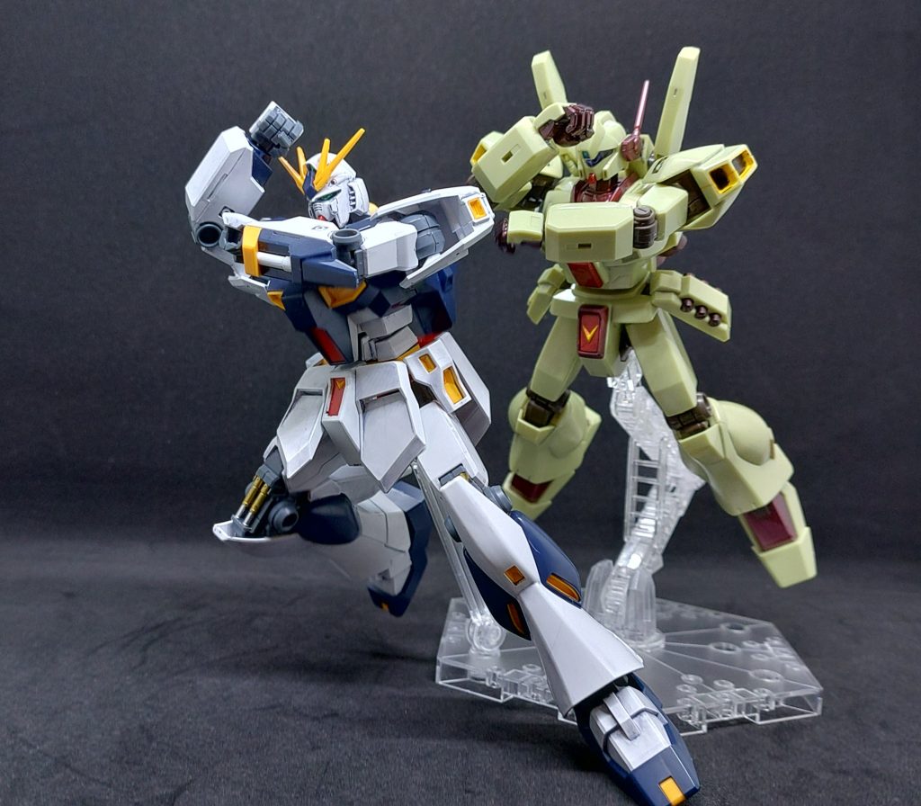 EGνガンダムを並べて1枚