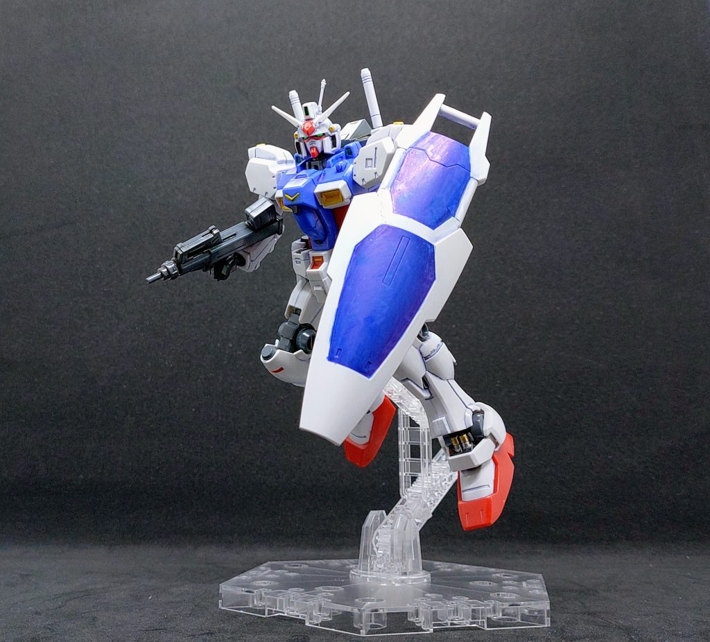 ブルパップ・マシンガンを構えて1枚ジムカスとの模擬戦や地上戦で輝いていましたね