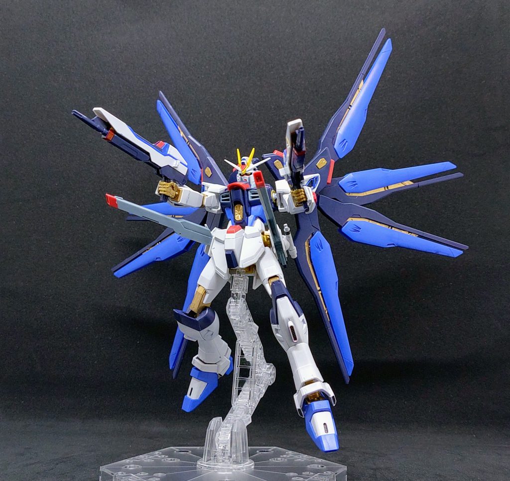 ハイマットフルバースト風に1枚※支える柱が無かったのでドラグーン展開は断念