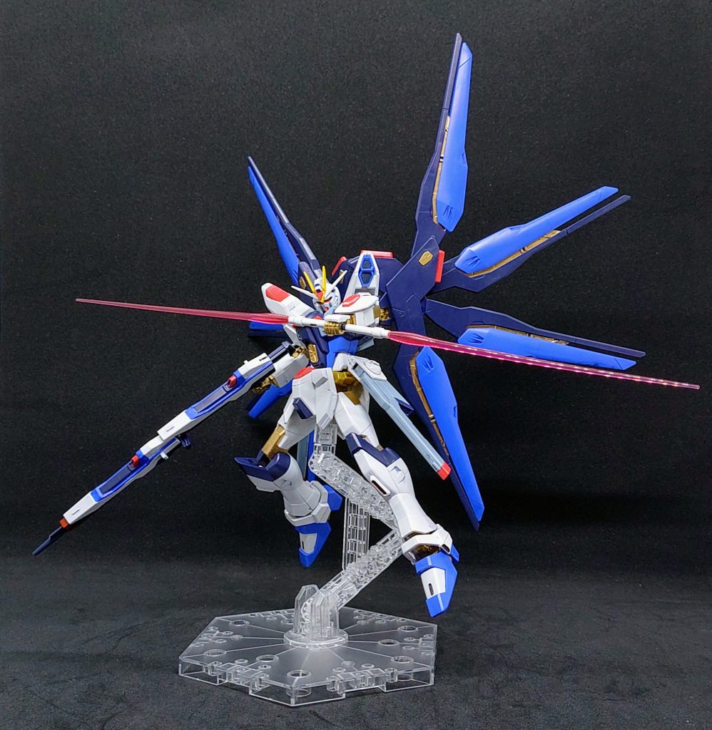 連結サーベルを構えて1枚