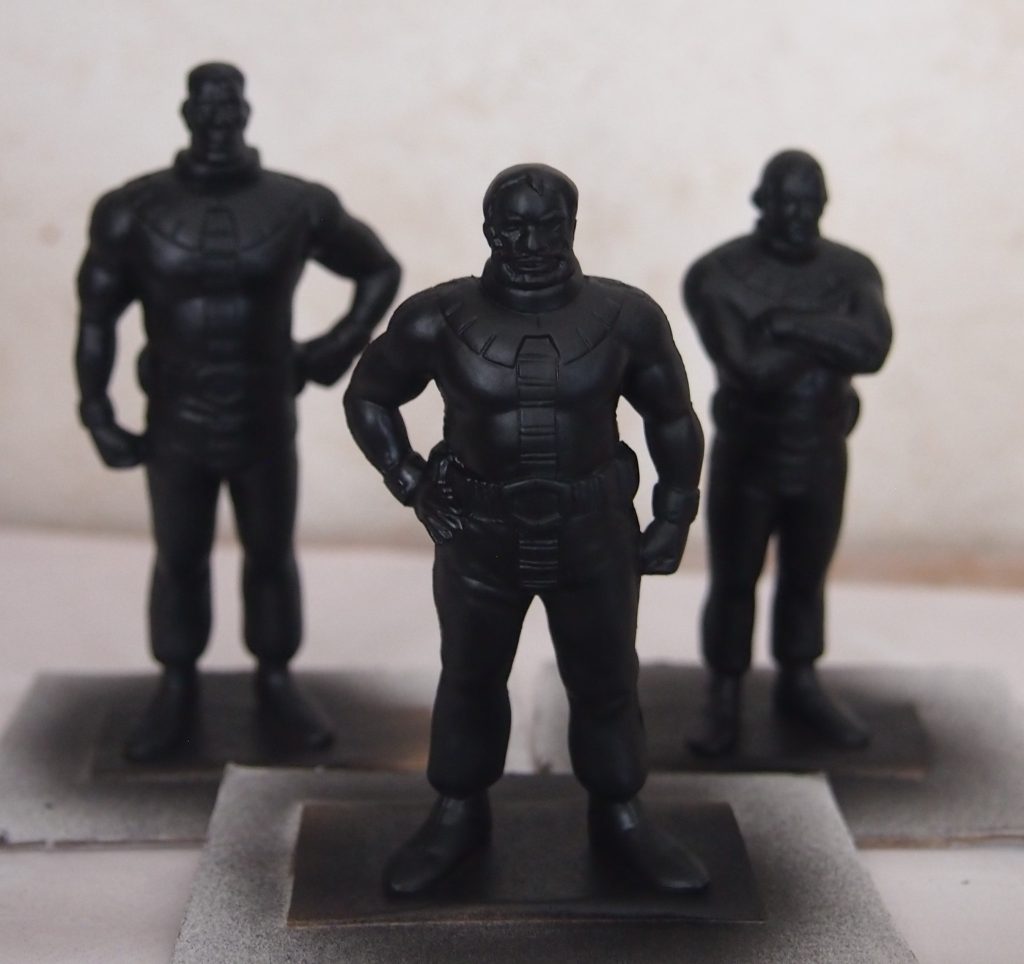 黒サフから立上げてます　黒部分は黒とハイライトにグレー吹いてます