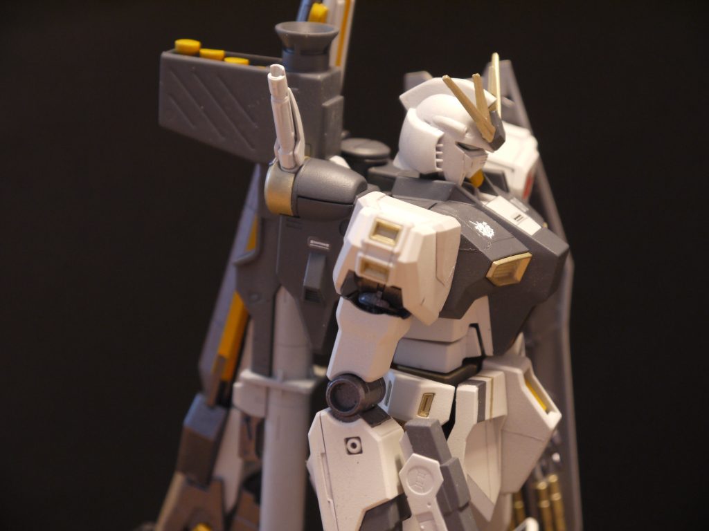 νガンダムは正面よりも横から眺めるほうがイケメンだと思う