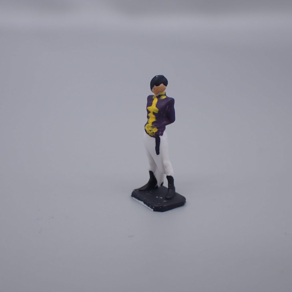 ゾルダンも筆塗り、かなり雑です。