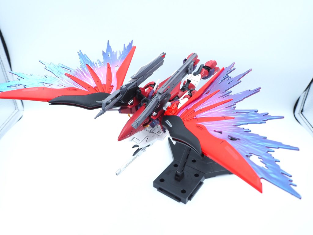 光の翼展開状態。横幅を取り過ぎで画角から飛び出してますね。