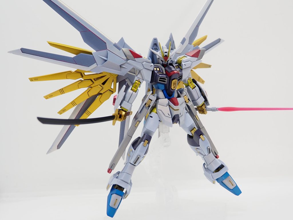 塗装は基本的にキャンディ塗装ですがフツノミタマだけはブラックサフそのままです。