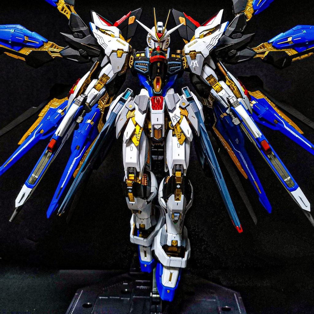 MGEX ストライクフリーダムガンダム　全塗装　完成品　筋彫り　塗り分け MGEX ストライクフリーダムガンダム 全塗装 完成品 筋彫り 塗り