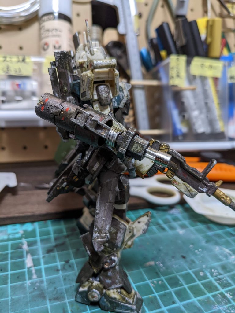 デカールは控えめに。。右手のバンカーみたいのは、ノリと勢いです。これは何ですかと聞かれても、僕にもわかりません。笑多分、ロマンです。