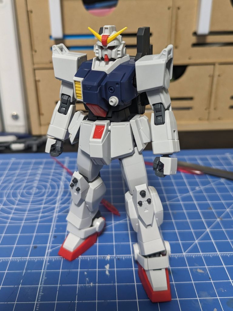 デカール貼り終了!Before(下)➔After(上)だいぶ雰囲気変わったと思います(^_-)-☆