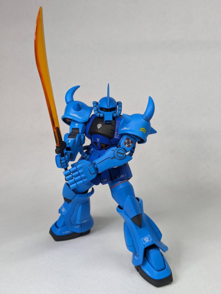 武器を持たせてポージング！