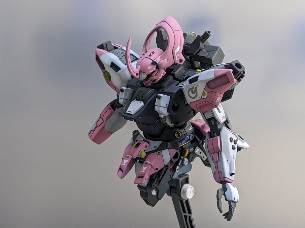 各部にバキュームフォームを使用して追加装甲的なディテールを足してます。