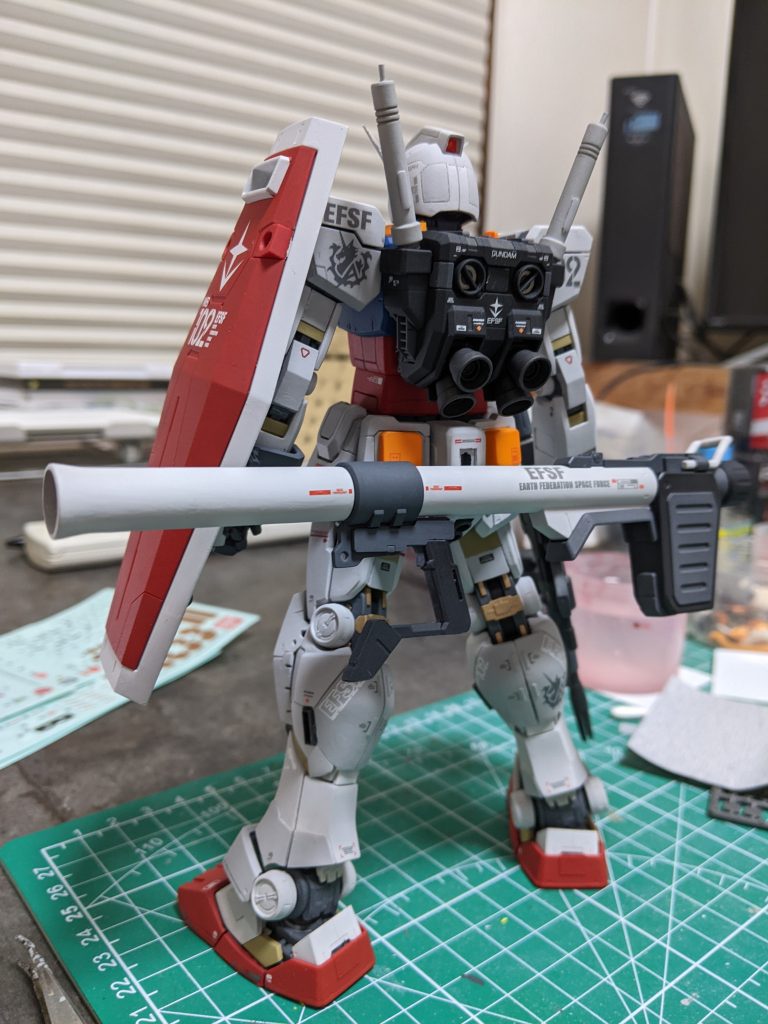 3.0のガンダムって、上半身マッチョやのに、下半身頼り無い感じだったので、下半身重点にやってみました。
