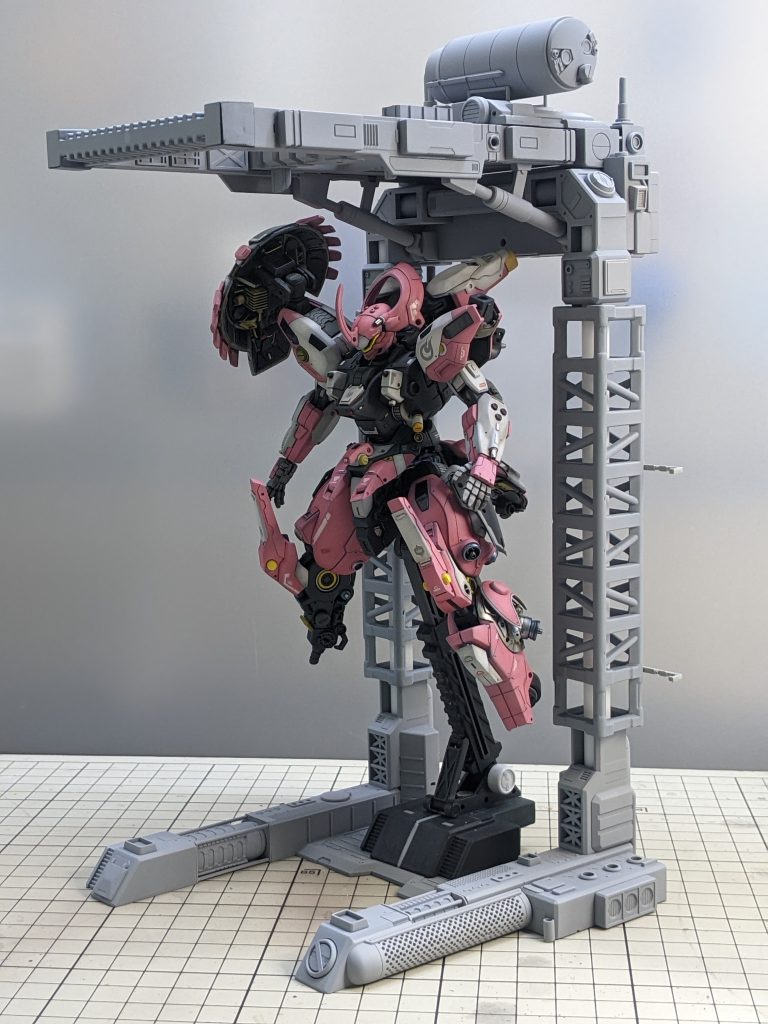 100均ものやら色々集めて作ったMSハンガーです。ダリルバルデのメンテナンス中と言う妄想です。