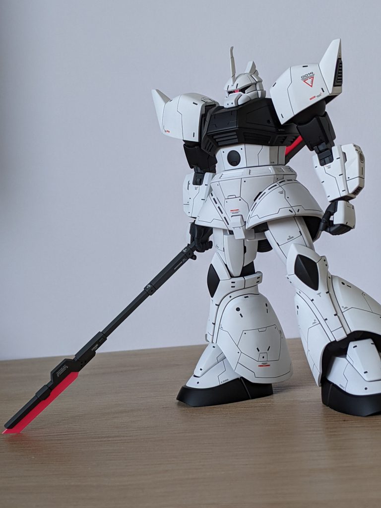 最終決戦ナギナタ出力を抑える事により、標準型のナギナタに比べ安全性と使用時間の延長を実現した。アームド・アーマーがあるので使う機会は皆無と整備兵も理解している。実に不遇な装備である。余談ではあるが、後にこのアームド・アーマーの技術がアナハイム・エレクトロニクス社によりユニコーンガンダム2号機に流用されている。