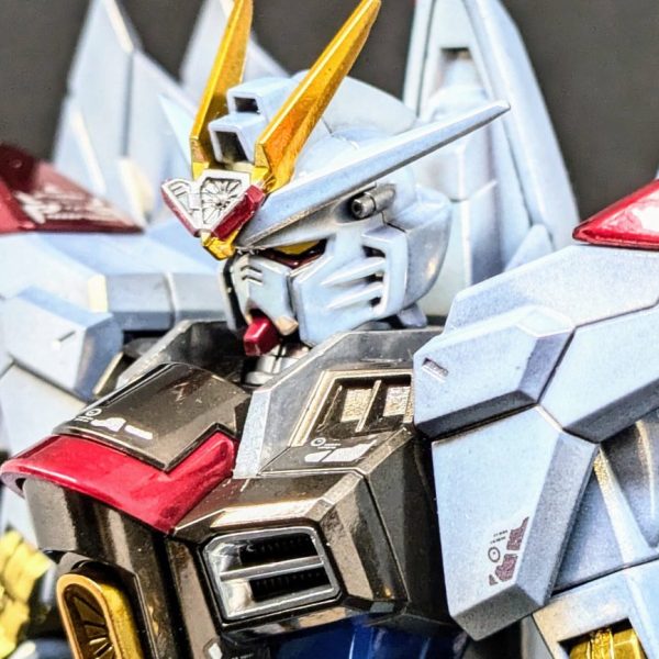 マイティーストライクフリーダム　メッキ風キャンディ塗装