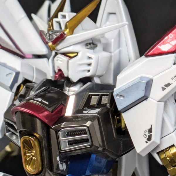 マイティーストライクフリーダム　メッキ風キャンディ塗装＋パール塗装