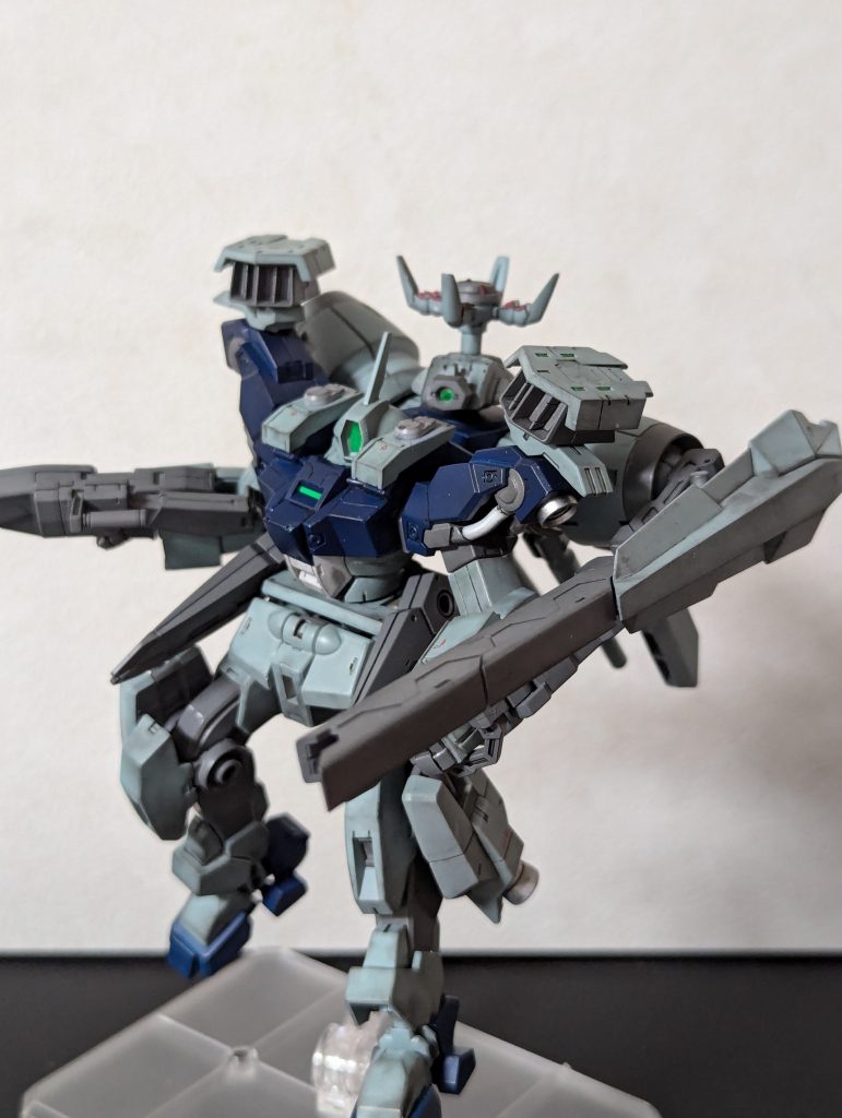 使い捨て式メガバズーカランチャー。バオリパックを分離して置き撃ちもできる設定。