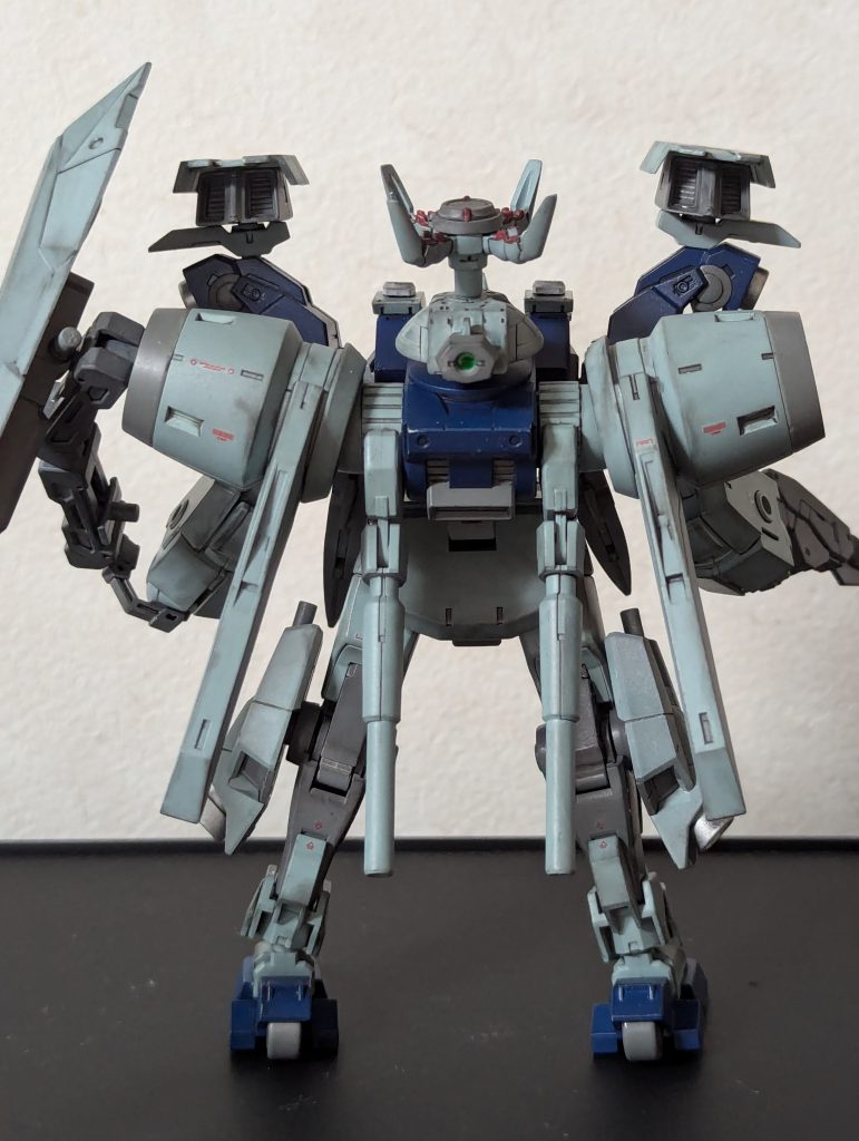 オリジナルのヘッドセンサも可愛くてよいですがここは垢抜けてもらいました。30MMの小物パーツはアクセントつけるのにちょうどよいものが多いですね。