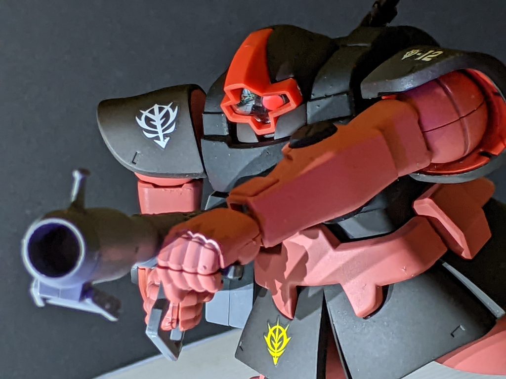 バズーカはサイコ・ザクのを使用