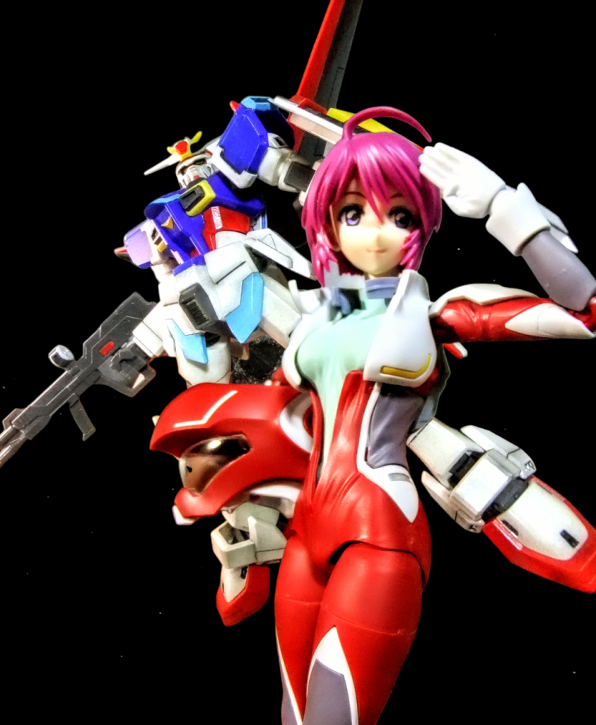 未塗装パチ組みルナマリア・ホークとHGインパルスガンダムとパチリッ胸元はライディングで不鮮明に散らしています💦