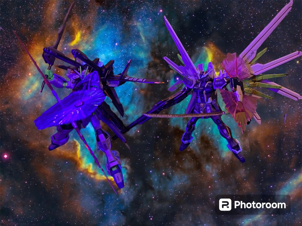 また、新型ウイングパック「プラウドディフェンダー」で出撃するコンパス総裁ラクス・クラインの護衛として、ドッキングした無人機がヤマト准将の元までエスコートしたとの逸話も残っている。