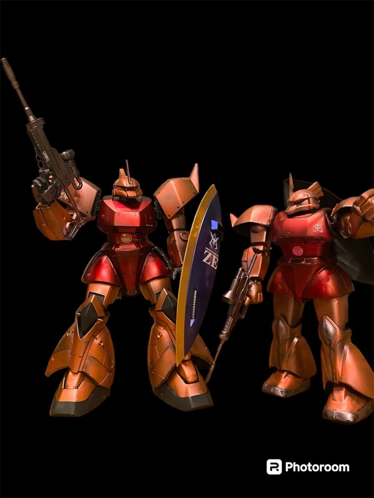 旧キット1/100との比較。30年近くの進化を感じます。