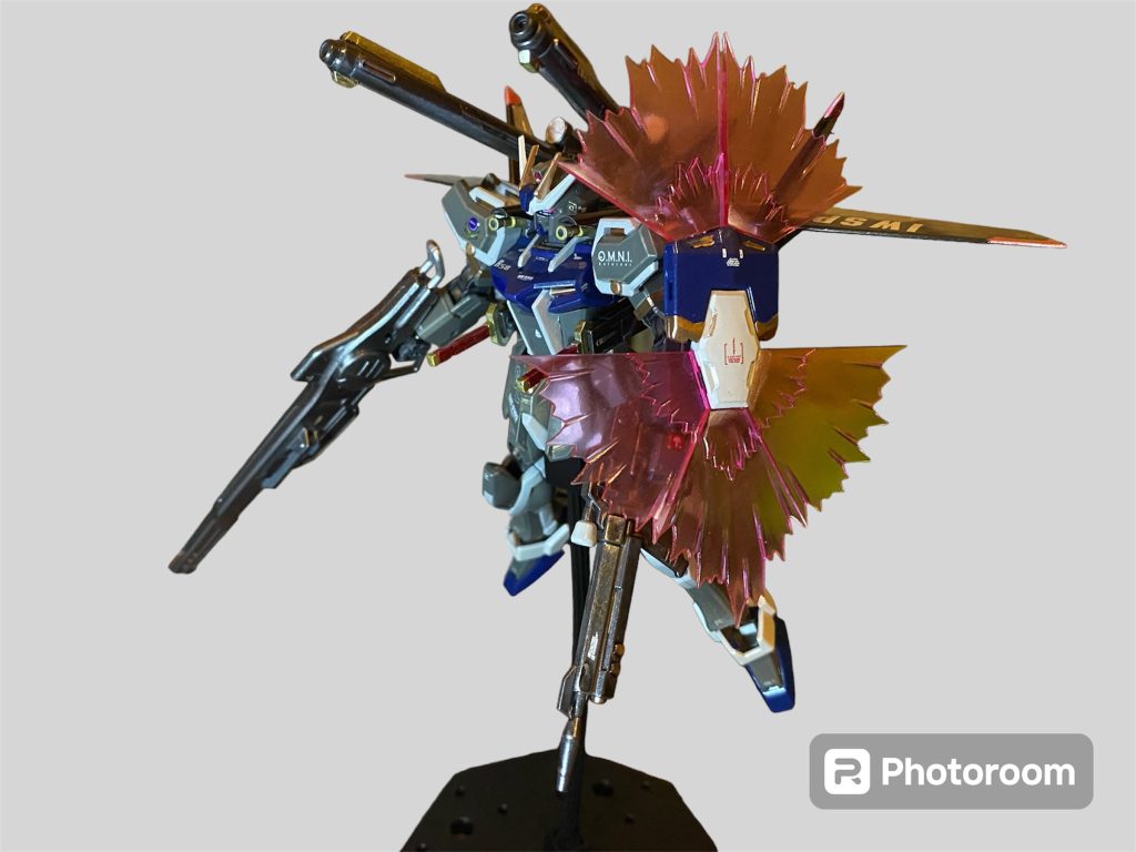 IWSP装備もいいですね(gandam-hand2)コトブキヤのビームシールドも専用追加装備として同系統色で塗装しました。