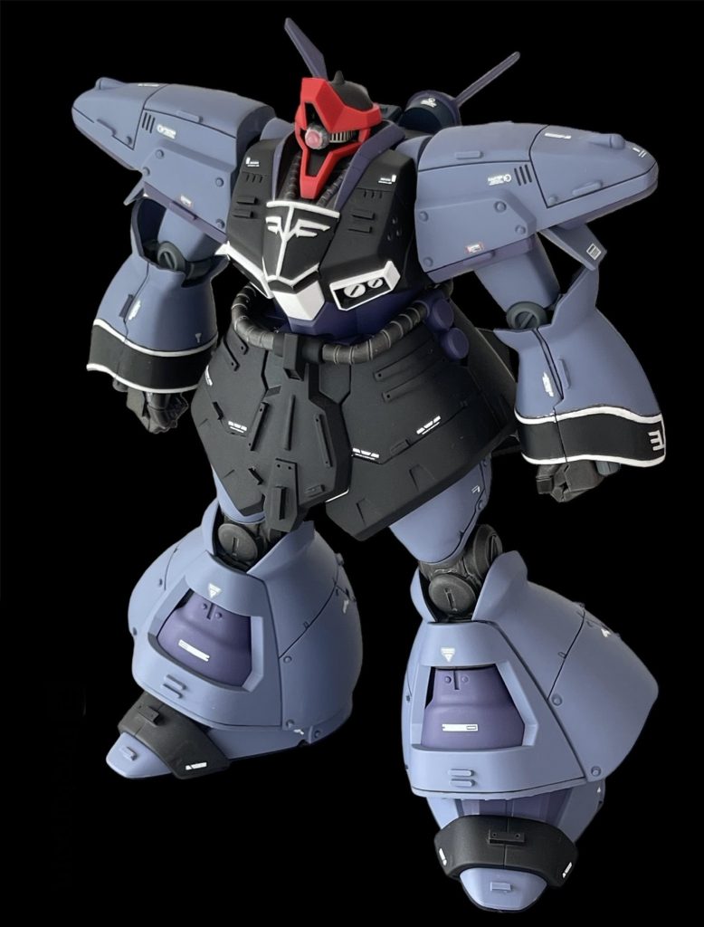 エングレービング部分のブラックは筆塗りですが、はみ出しなどがあって恥ずかしいです…