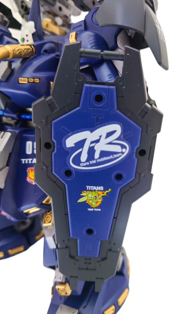 盾を持たせてみました!