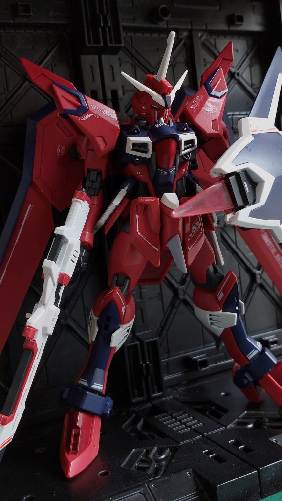 通常のイモジャヘッド。赤多めの白をアクセントにしたので、レッドウォーリア感があってこちらも気に入っています。