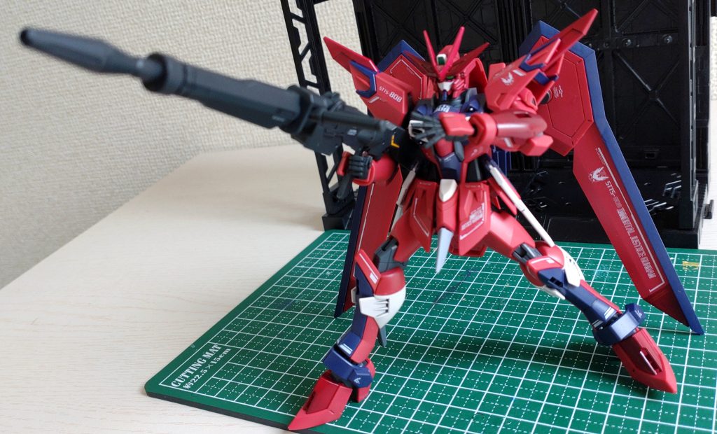 長射程ロングライフルはデミトレーナーのオプションから拝借しました、やはりルナマリア機には必須の武装です。