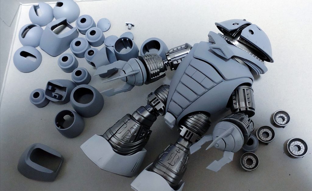 めずらしくグレーサフを吹いてから塗装しました。やはり色の乗り方が全然違いますね。下地処理大切です。