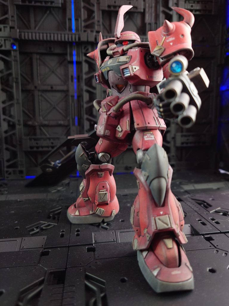 頭部の角を少し大きく、頭と腰の動力パイプは金属パイプに置き換えました。