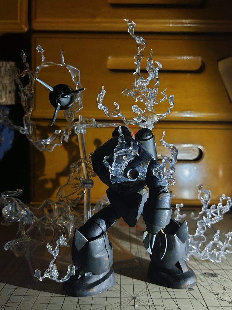 プラ板炙って成形。位置決め