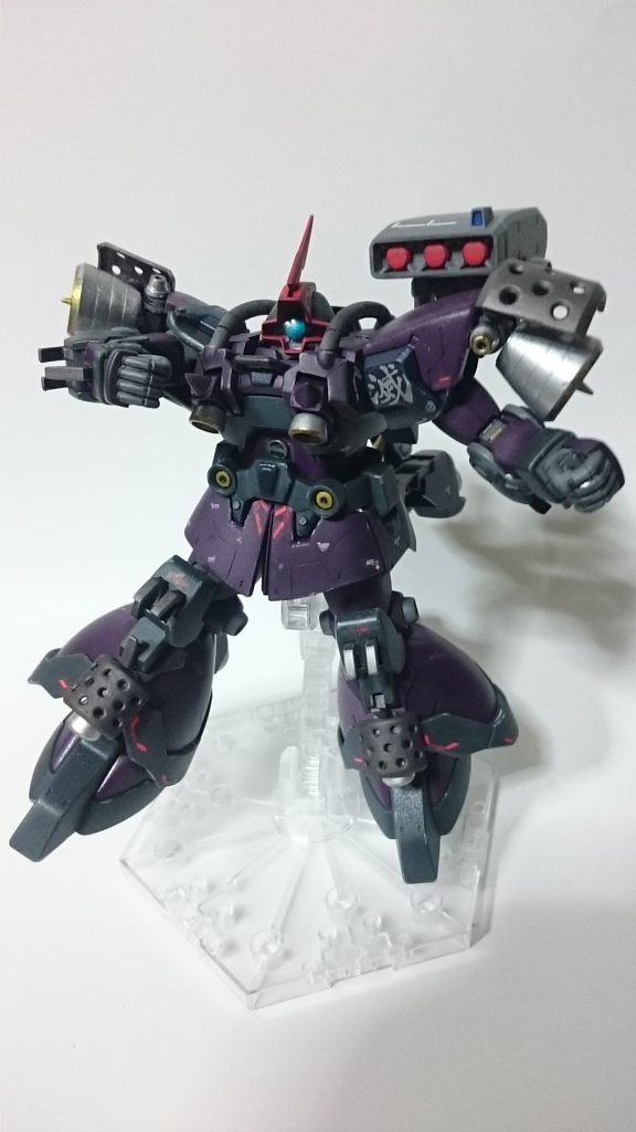 後にそれがア・バオア・クーに保管されていたランバ・ラル用のドムであることが記録映像から判明したものの、そのパイロットが誰かについては最後まで分からなかった。