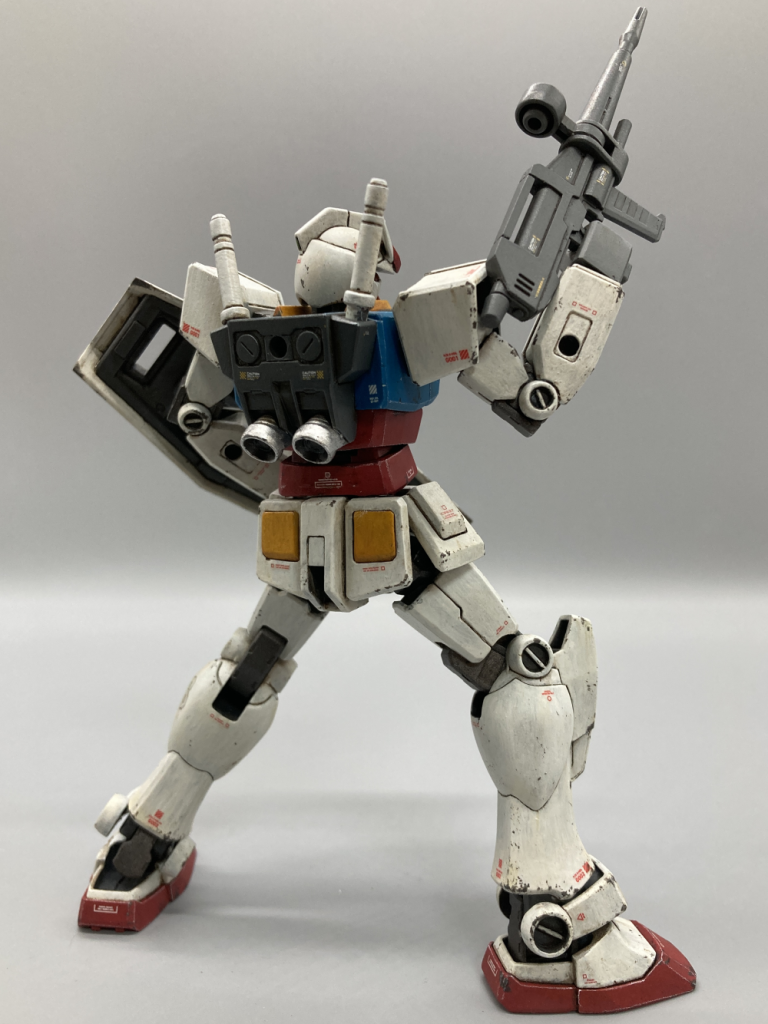 バーニアのシルバーだけマスキングして、つや消しトップコートを。