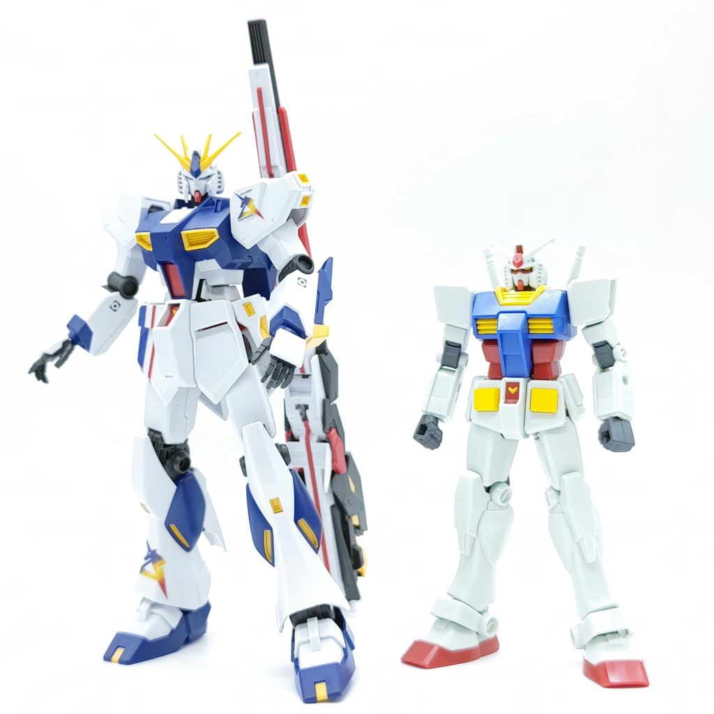 やっぱりνガンダム、デカい上にロングレンジフィンファンネルがこれまたデカい…