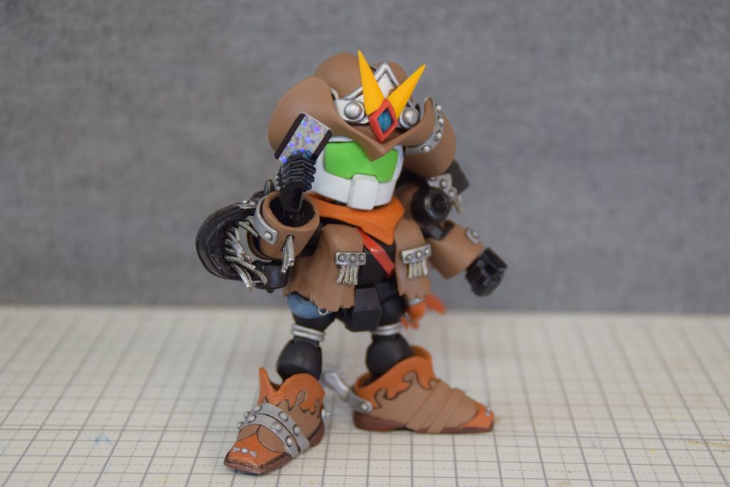 仮面と髪の毛?をはずすと「さすらいのカードバトラー」風に。