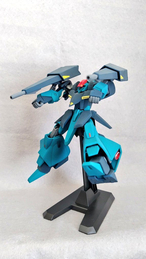 台座かついていますがこれがポージングで良い働きをします。