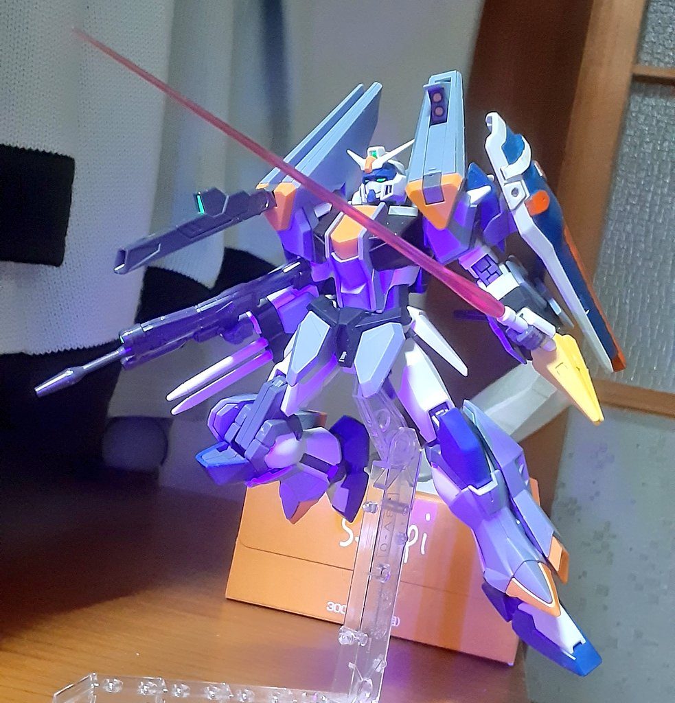 色々と干渉するのでポージングが難しいですがカッコいいのでOKです(笑)