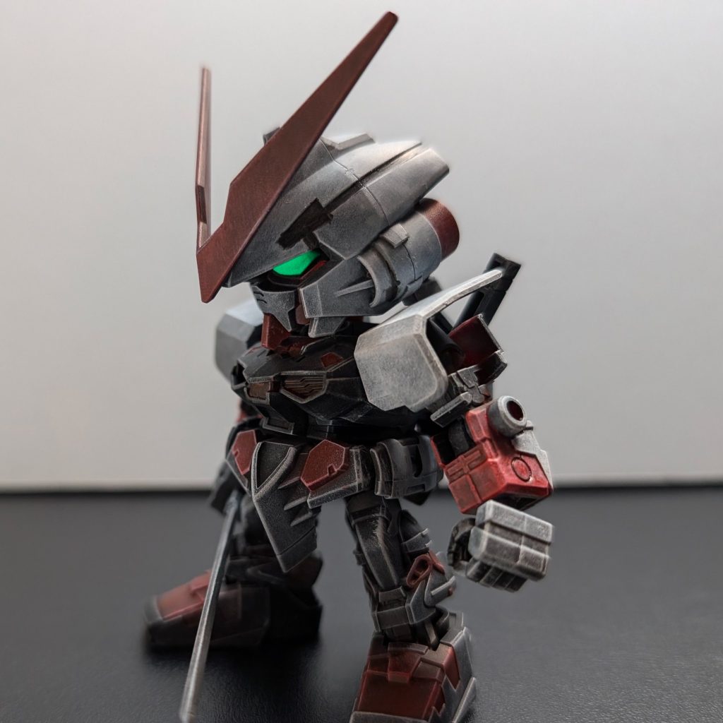 大人になって、できる塗装方法や技法が増えたけど逆にそれが「あれをやらなきゃ...」と億劫になっていたので、黒サフ以外はオール筆塗りで空いた時間に少し弄りを繰り返せて楽しかったです。