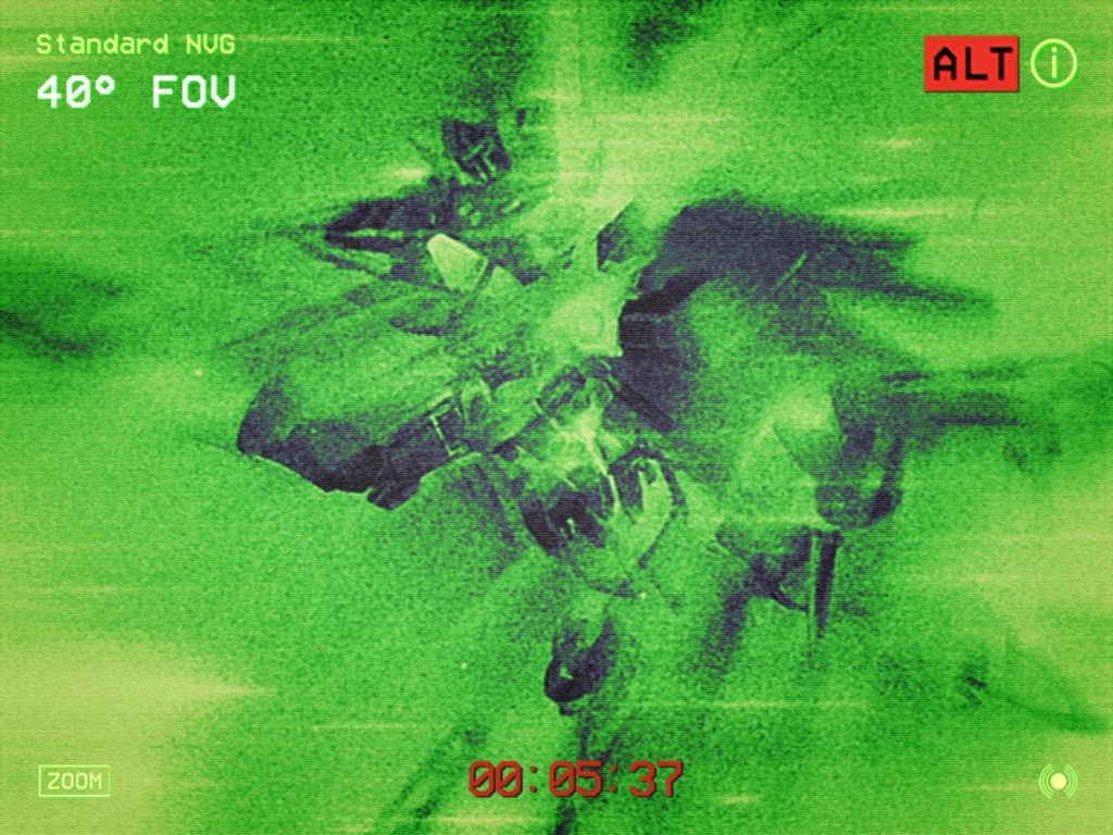 後の調査により、この事件はストライクフリーダム強奪事件同様、ファウンデーションが仕組んだことが判明している。辛うじて残された映像に映っていたのは、プロトタイププラウドディフェンダー起動実験中の4号機背後に突如現れ攻撃し、オーバーロードを起こさせたブラックナイトスコードと思われるモビルスーツの姿。