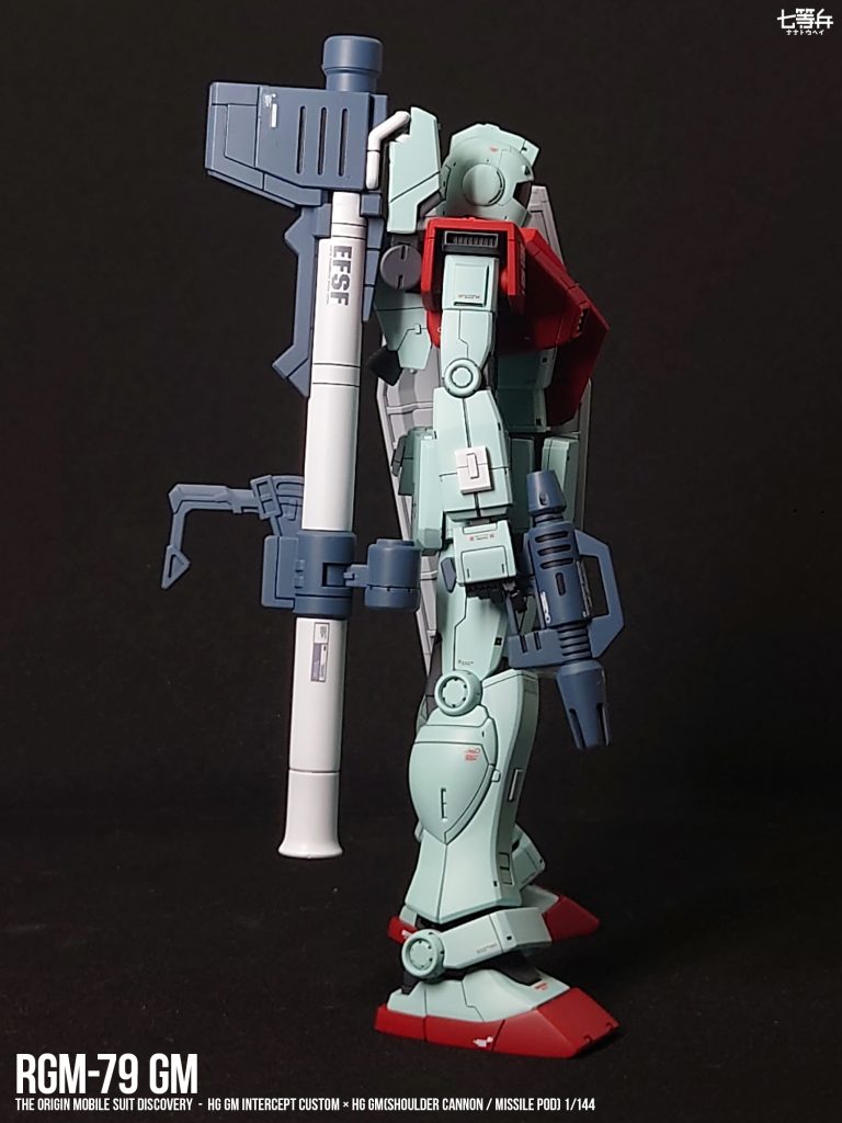 ランドセルとシールドはオリジン版ガンダムを使いました。あとジャンクパーツでバズーカラックを作りました。本体色はグレー下地でスチールホワイトにブルーとグリーンを少しだけ混ぜています。赤はダークグレー下地にレッドFS11136です。