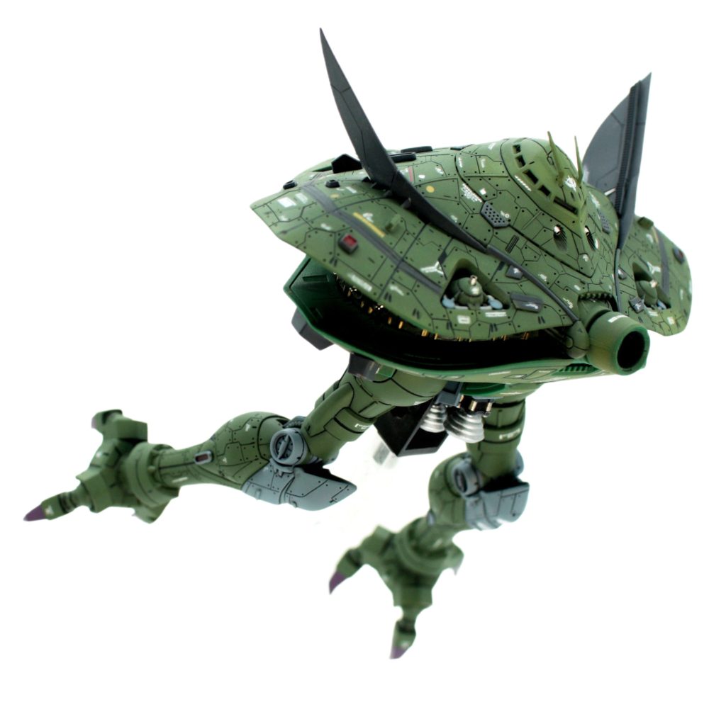 ちょっと動きのあるポーズで撮影(zaku-kao2)