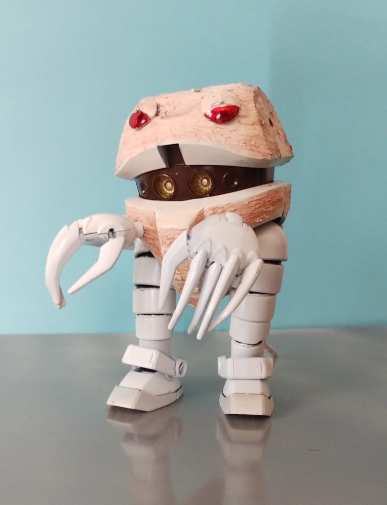 ヅラ（笑）を外した所。水素獣エッチに似てる。パチモンですなぁ・・・。