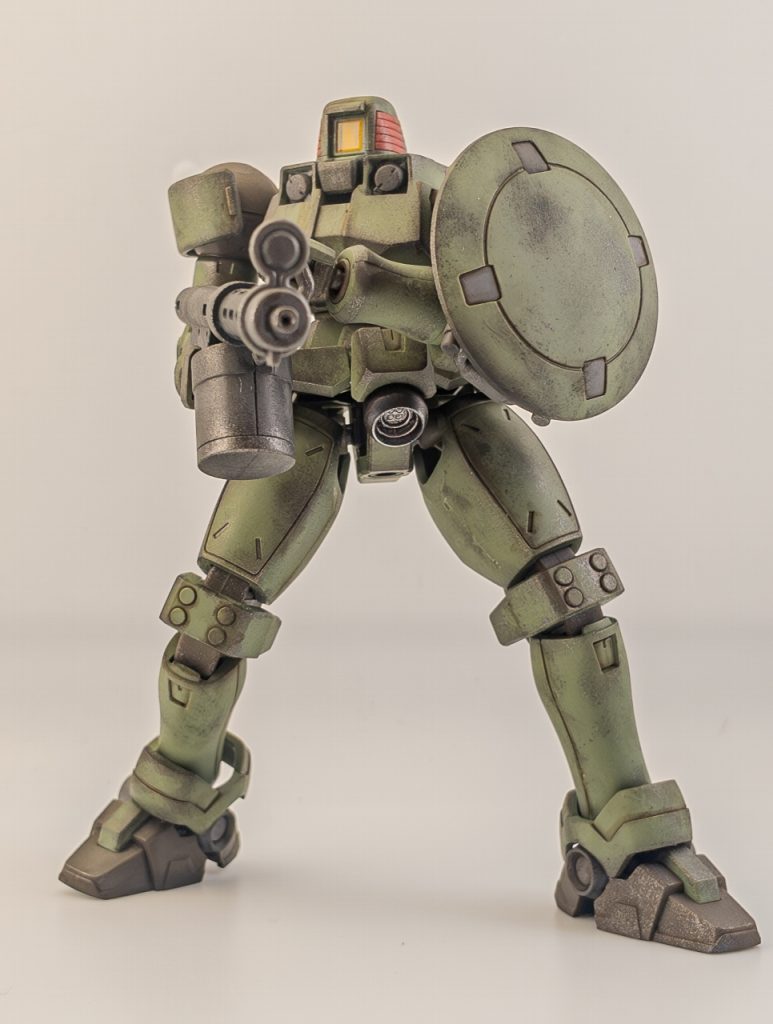 そしてバーニアの色がグレーなのですが、最近バーニアをガンダムマーカーのヘビーガンメタリックに塗るのにハマっているので、今回もその方向で塗装。その上から、ウェザリングマスターDの青焼けと赤焼けで仕上げてみました。 このキットで参加するかどうかはまだ決定ではないのですが、今からイベントが楽しみです!