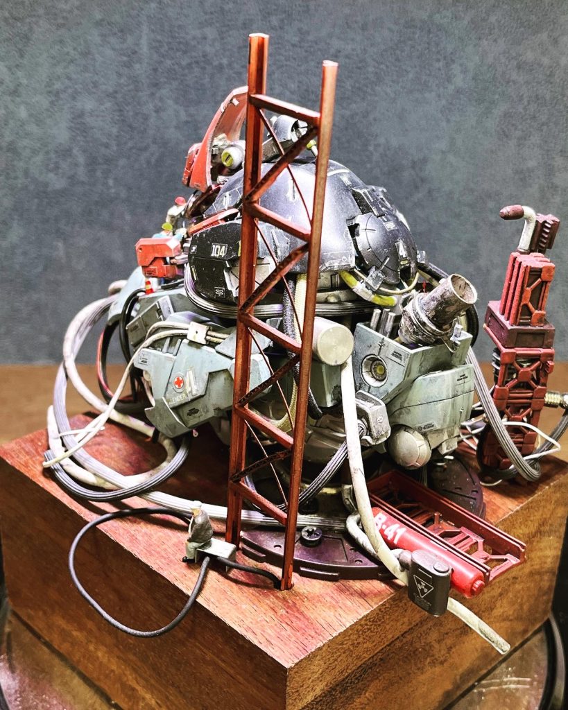 後ろから配線で何が何やらわからなくなります。