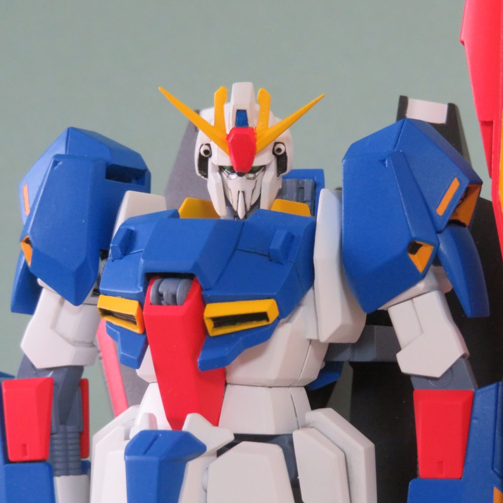 頭部はC.O.V.E.R kitのレジン製パーツで、HGUCの頭より一回り小さいです。胸もC.O.V.E.R kitのレジンパーツで、HGUCのものとは、少し形状が違います。