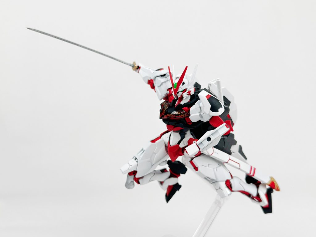 っというわけで、今回の「ルブリスアストレイR」の紹介は以上だ!みんな、見てくれてありがとな!今後もジャンク屋をよろしくな!