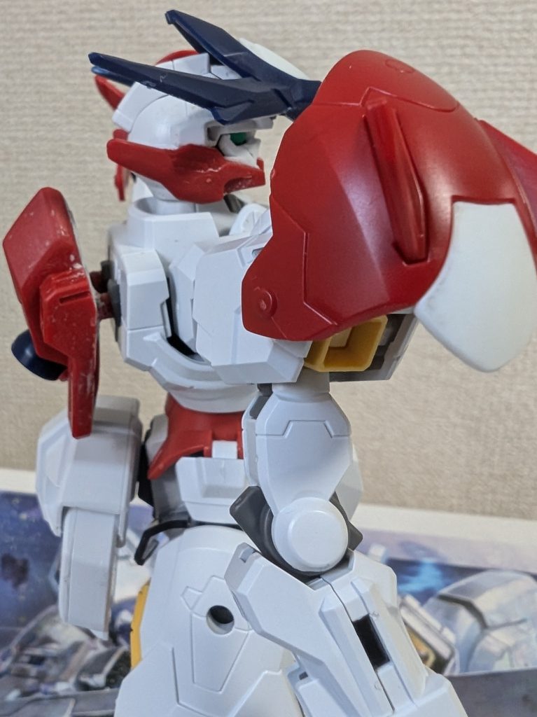 バックパックは、プラ棒で幅を合わせて接続してます。